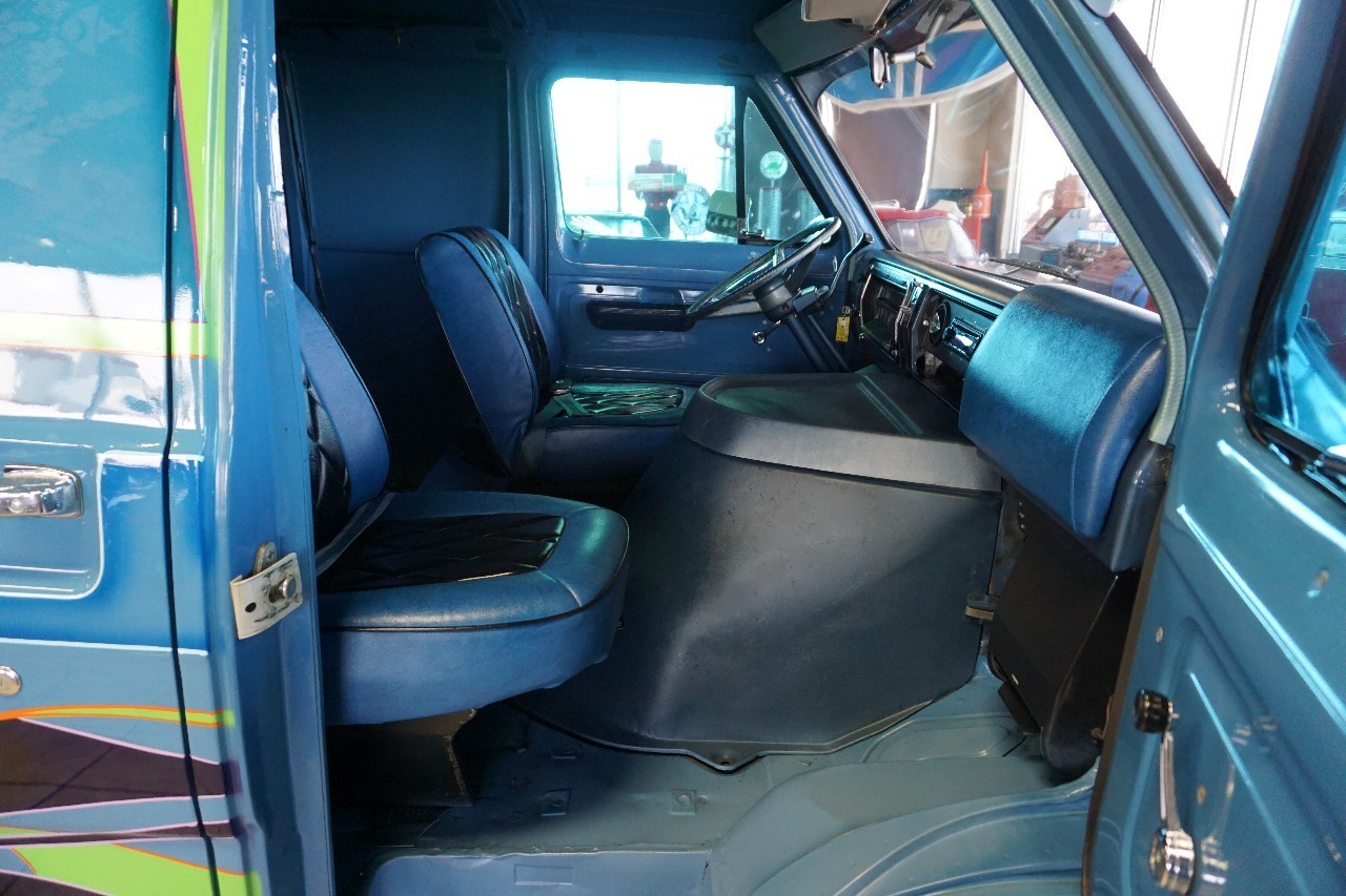 Ford-E-Series-Van-1974-Classic-Car-22