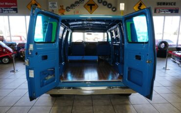 Ford-E-Series-Van-1974-Classic-Car-24