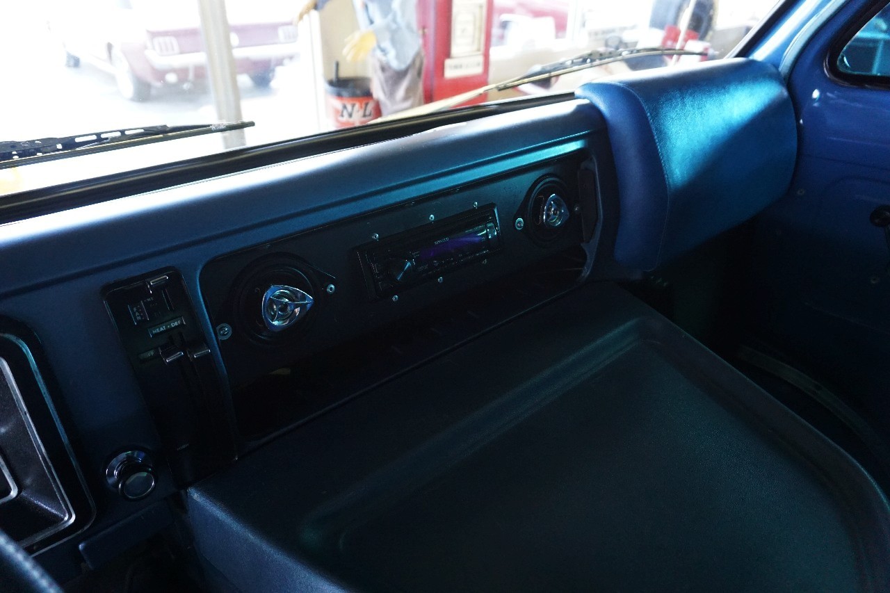 Ford-E-Series-Van-1974-Classic-Car-27