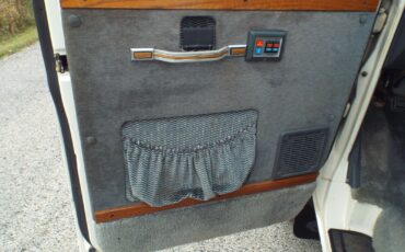 Ford-E-Series-Van-1990-Standard-Passenger-Van-10