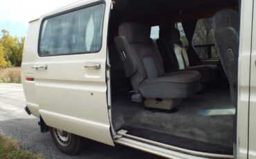 Ford-E-Series-Van-1990-Standard-Passenger-Van-14