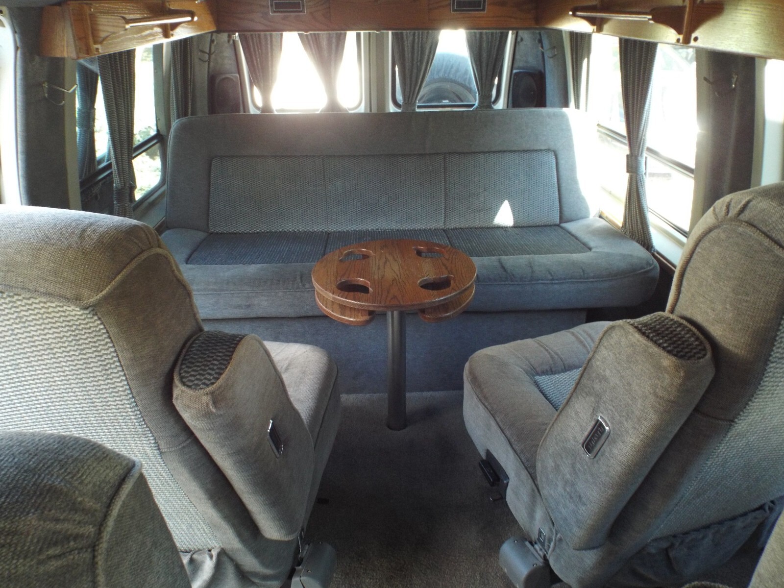 Ford-E-Series-Van-1990-Standard-Passenger-Van-15