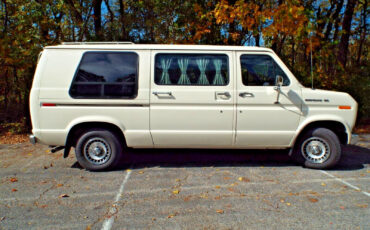 Ford-E-Series-Van-1990-Standard-Passenger-Van-2