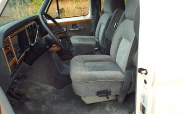 Ford-E-Series-Van-1990-Standard-Passenger-Van-8