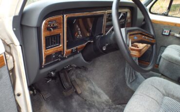 Ford-E-Series-Van-1990-Standard-Passenger-Van-9