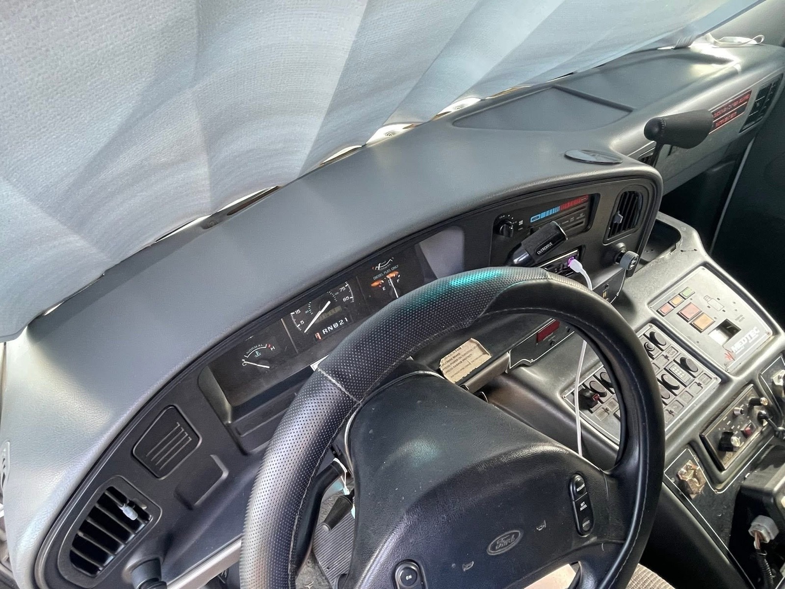 Ford-E-Series-Van-1995-39