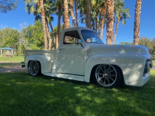 Ford-F-100-1953-Pickup-Truck-1
