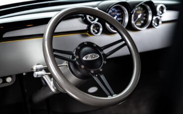 Ford-F-100-1953-Pickup-Truck-2