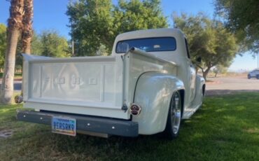 Ford-F-100-1953-Pickup-Truck-2