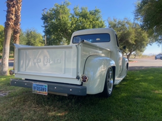 Ford-F-100-1953-Pickup-Truck-2