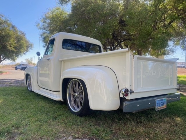 Ford-F-100-1953-Pickup-Truck-3