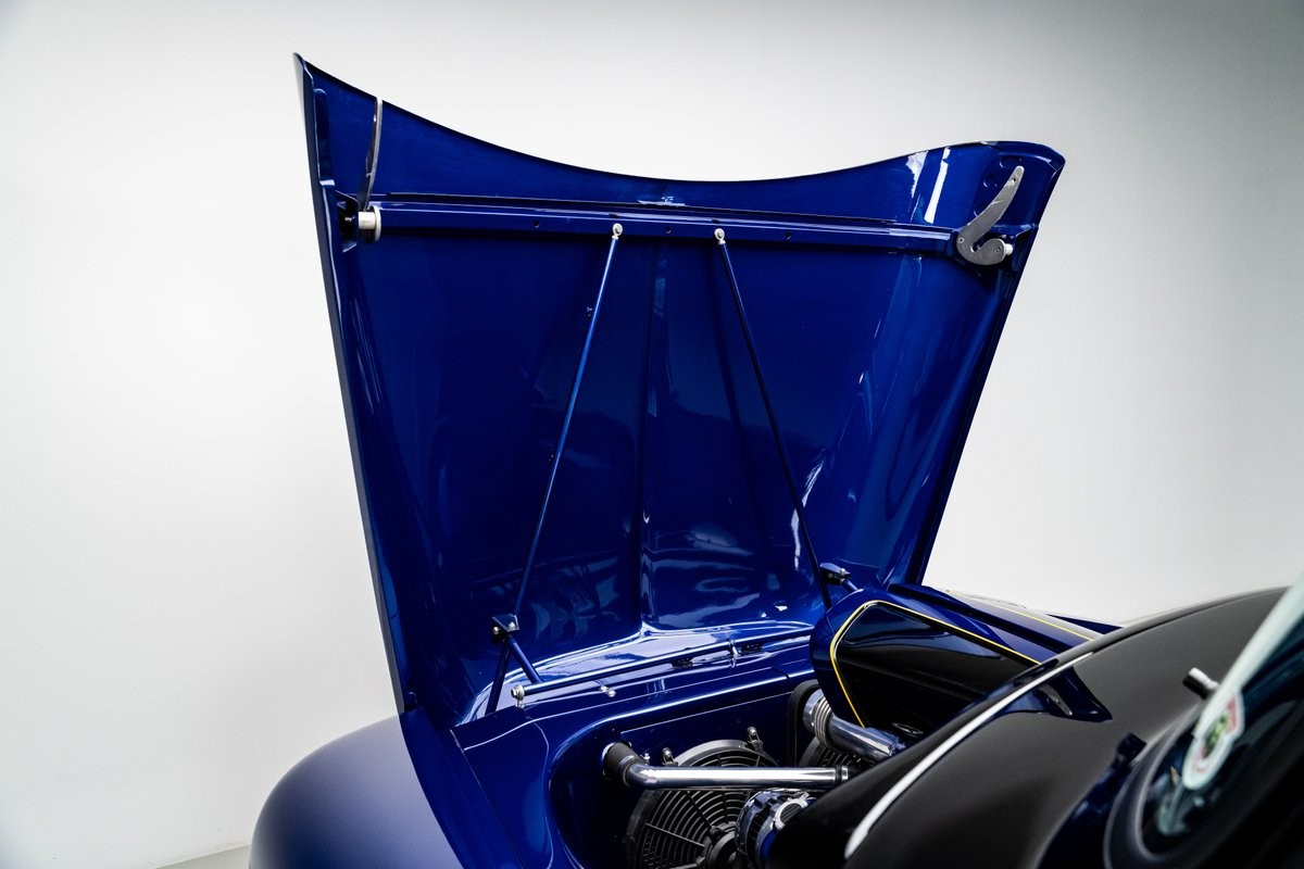 Ford-F-100-1953-Pickup-Truck-37