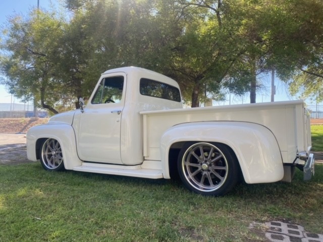Ford-F-100-1953-Pickup-Truck-4