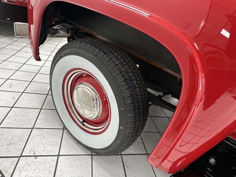 Ford-F-100-1953-Victory-Red-Tan-Leather-12