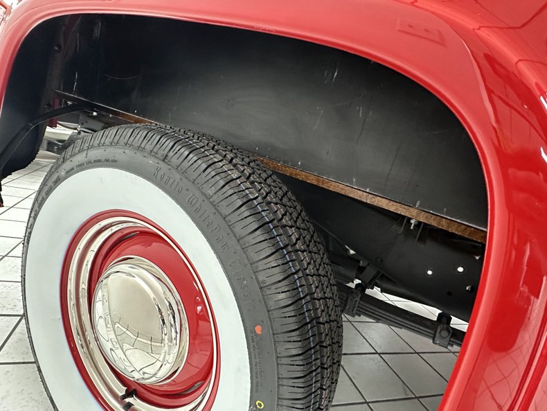 Ford-F-100-1953-Victory-Red-Tan-Leather-13