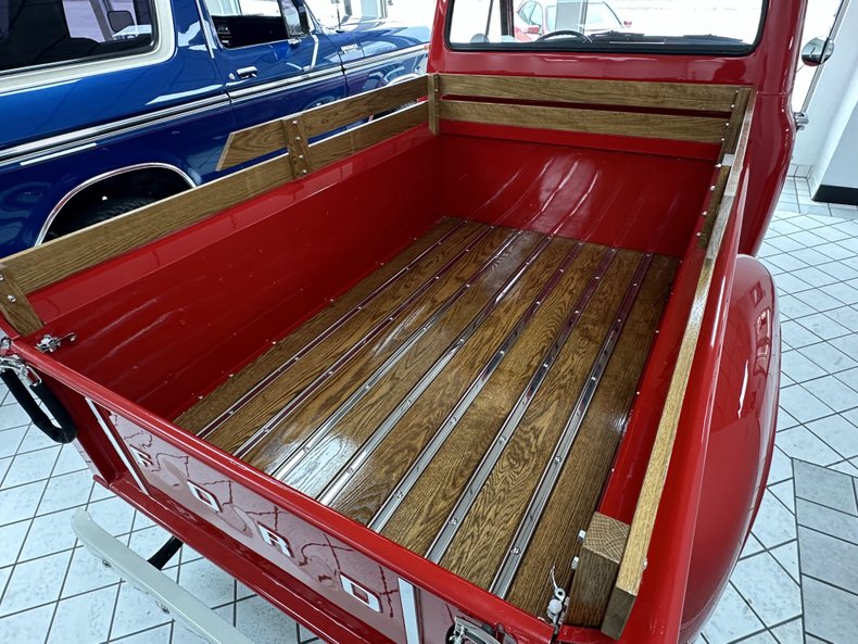 Ford-F-100-1953-Victory-Red-Tan-Leather-17