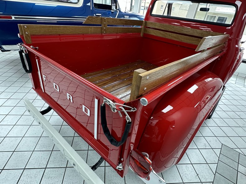 Ford-F-100-1953-Victory-Red-Tan-Leather-18