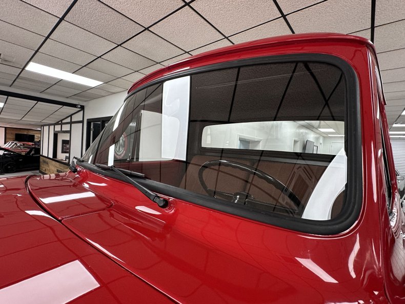 Ford-F-100-1953-Victory-Red-Tan-Leather-26