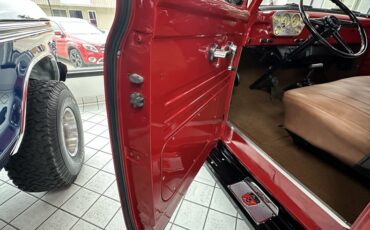 Ford-F-100-1953-Victory-Red-Tan-Leather-28