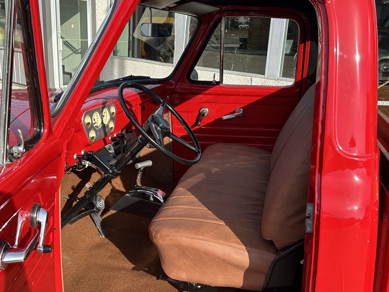 Ford-F-100-1953-Victory-Red-Tan-Leather-32