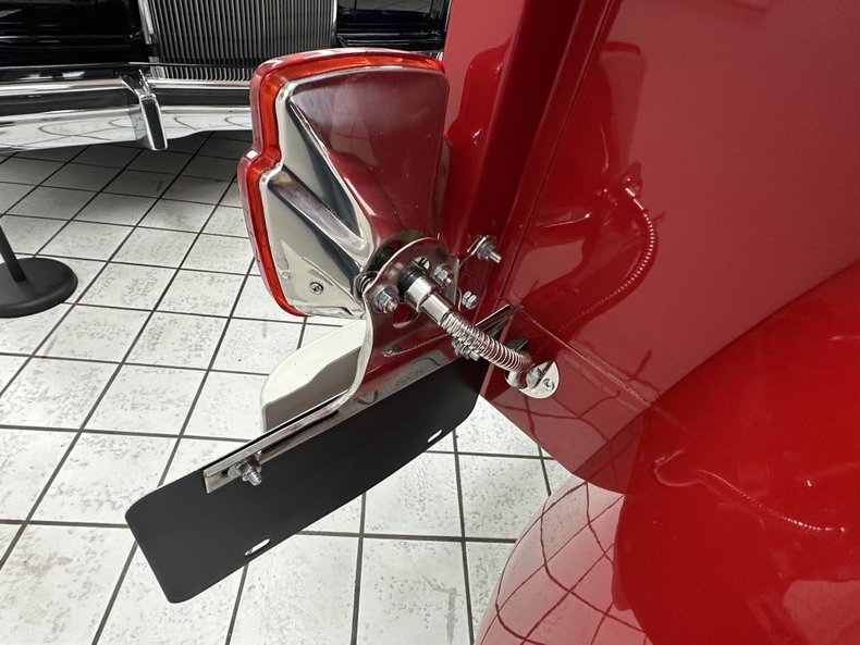 Ford-F-100-1953-Victory-Red-Tan-Leather-36