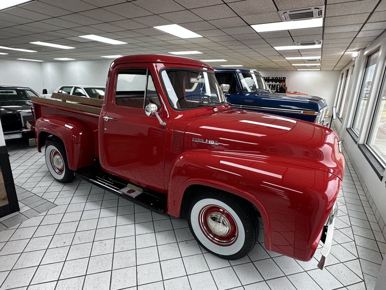 Ford-F-100-1953-Victory-Red-Tan-Leather-7
