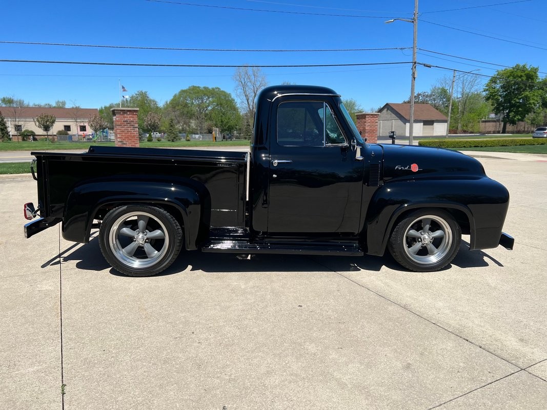 Ford-F-100-1955-Pickup-Truck-7