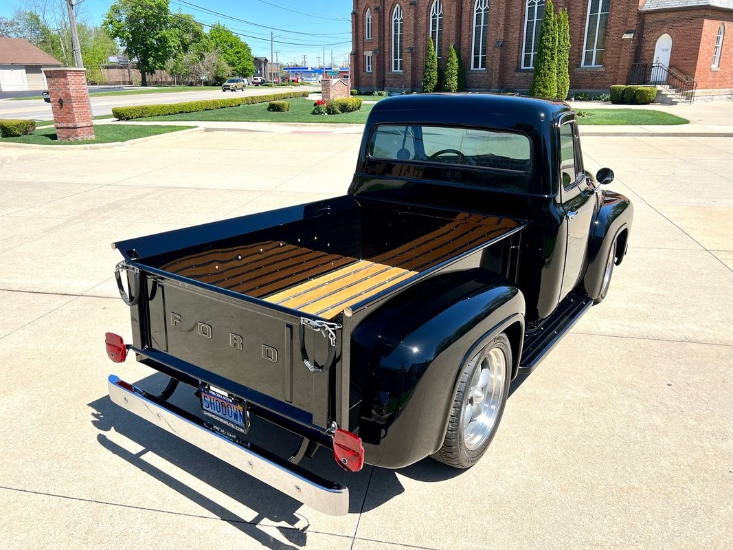 Ford-F-100-1955-Pickup-Truck-9