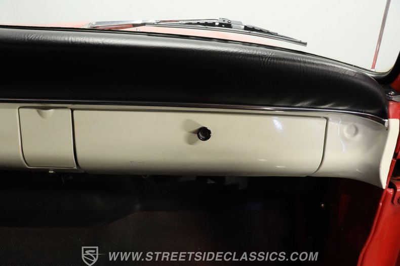 Ford-F-100-1966-Rangoon-Red-Black-42