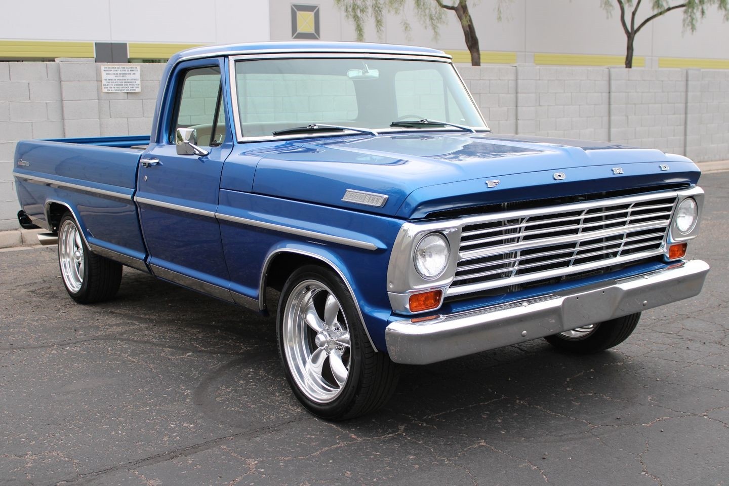 Ford-F-100-1967-Pickup-Truck-10