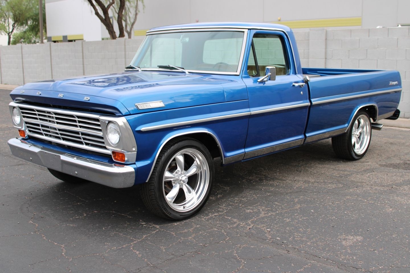Ford-F-100-1967-Pickup-Truck-11