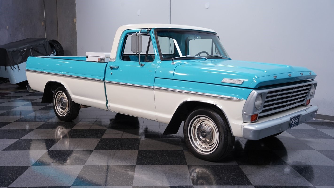 Ford-F-100-1967-Pickup-Truck-13