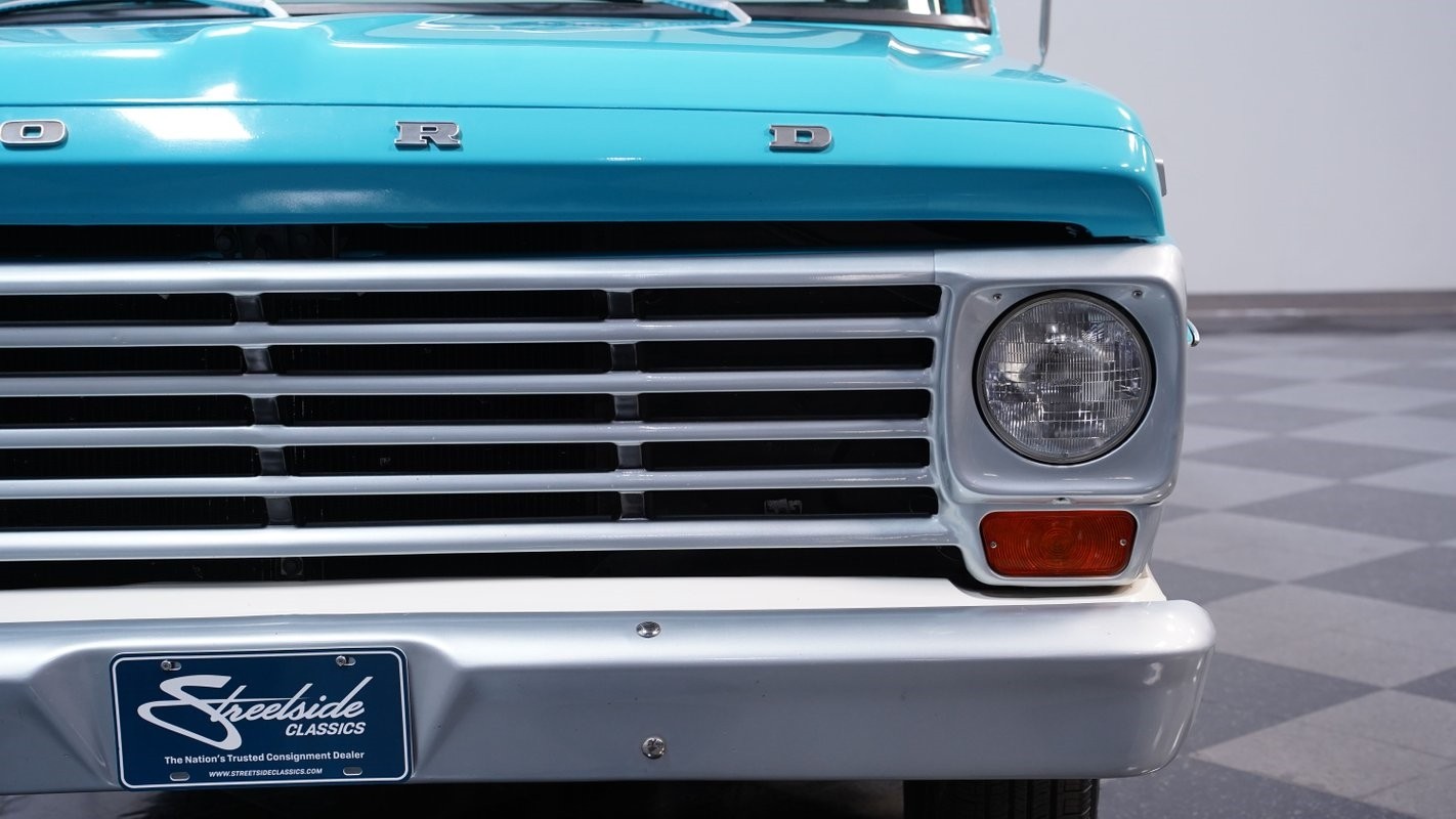 Ford-F-100-1967-Pickup-Truck-18