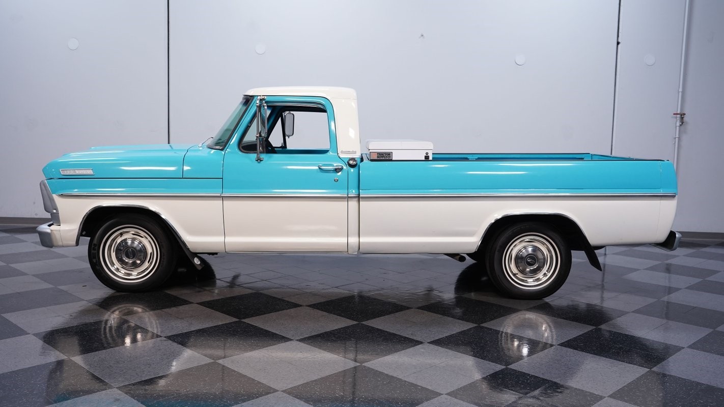 Ford-F-100-1967-Pickup-Truck-2