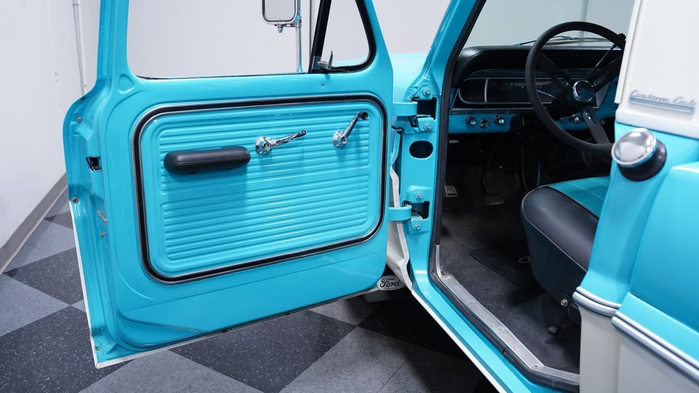 Ford-F-100-1967-Pickup-Truck-31