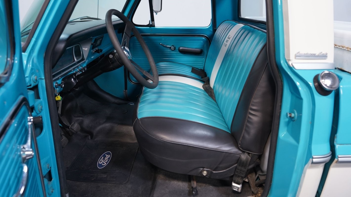 Ford-F-100-1967-Pickup-Truck-33