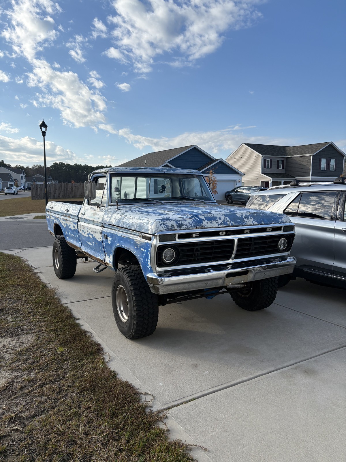 Ford-F-100-1973-Standard-Cab-Pickup-1