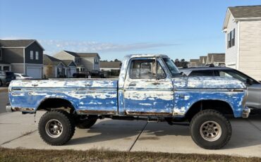 Ford-F-100-1973-Standard-Cab-Pickup-2
