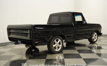 Ford-F-100-1975-Pickup-Truck-12