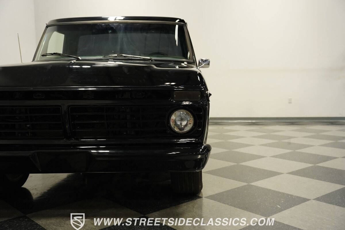 Ford-F-100-1975-Pickup-Truck-19