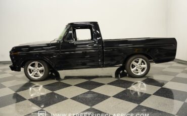 Ford-F-100-1975-Pickup-Truck-2