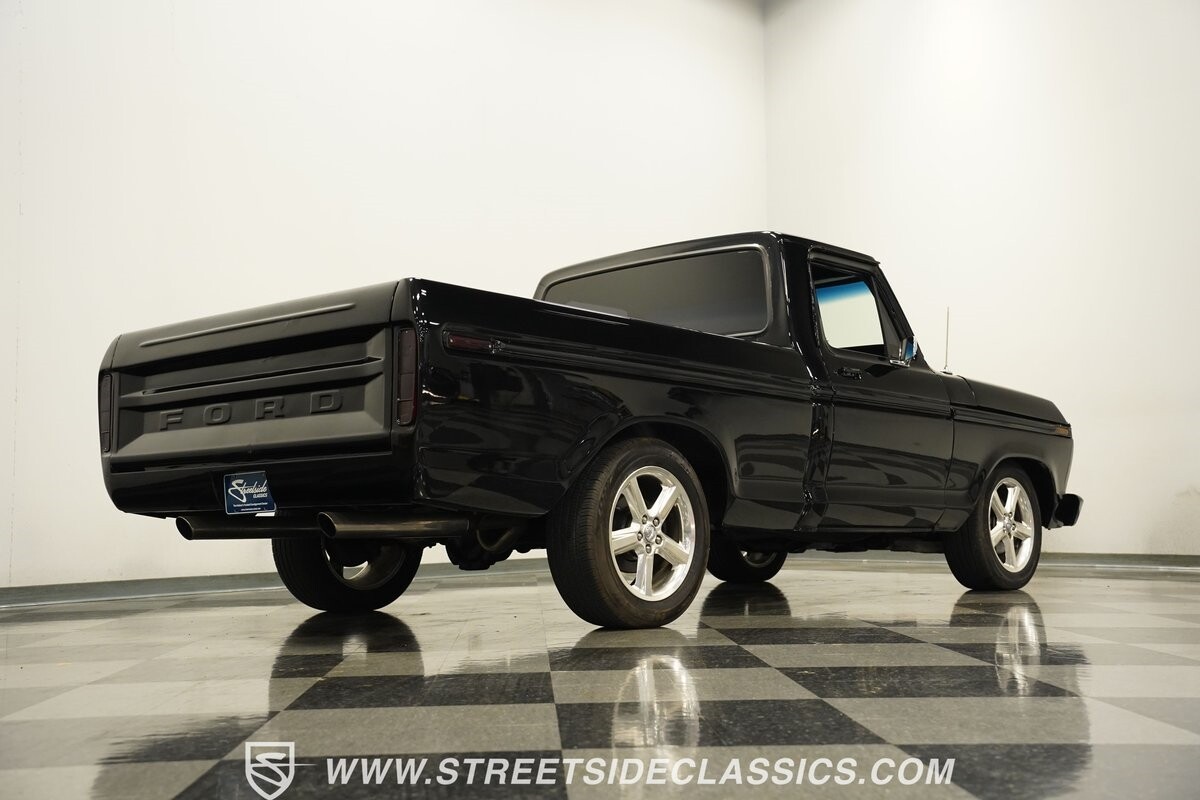 Ford-F-100-1975-Pickup-Truck-26