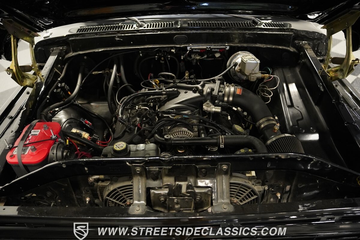 Ford-F-100-1975-Pickup-Truck-3