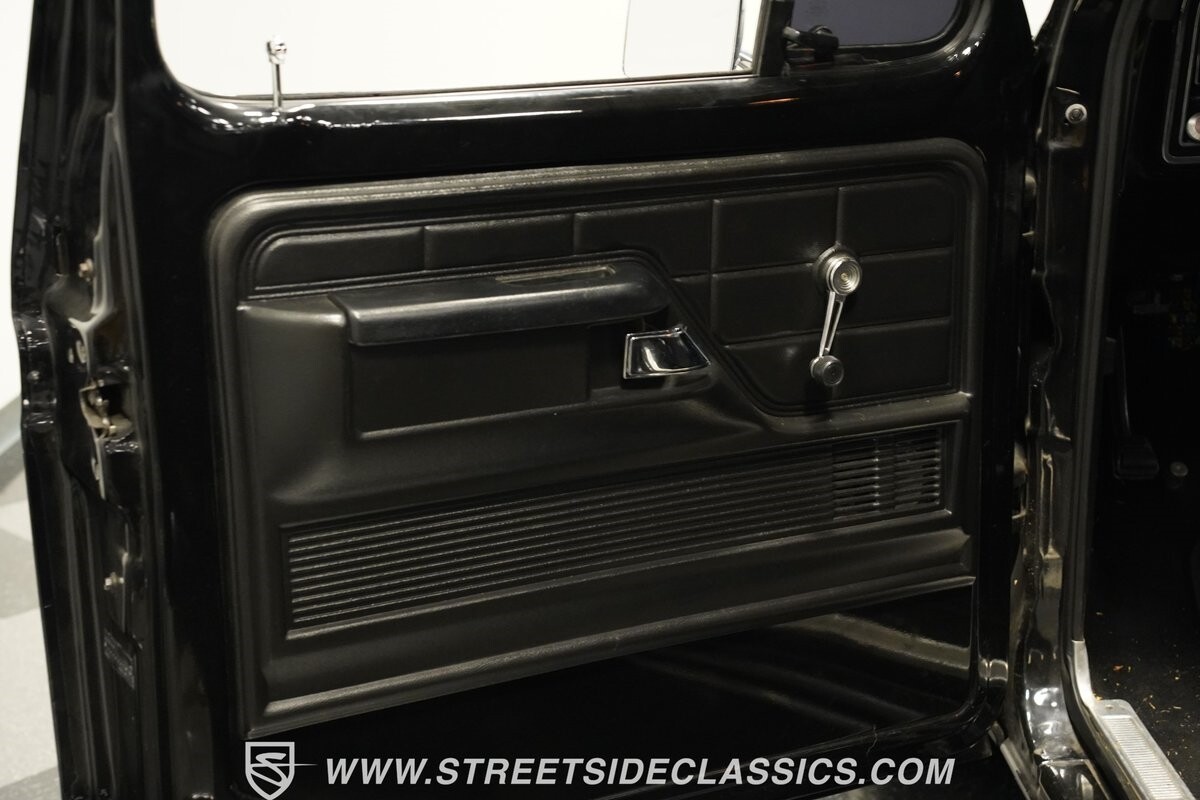 Ford-F-100-1975-Pickup-Truck-36