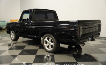 Ford-F-100-1975-Pickup-Truck-9