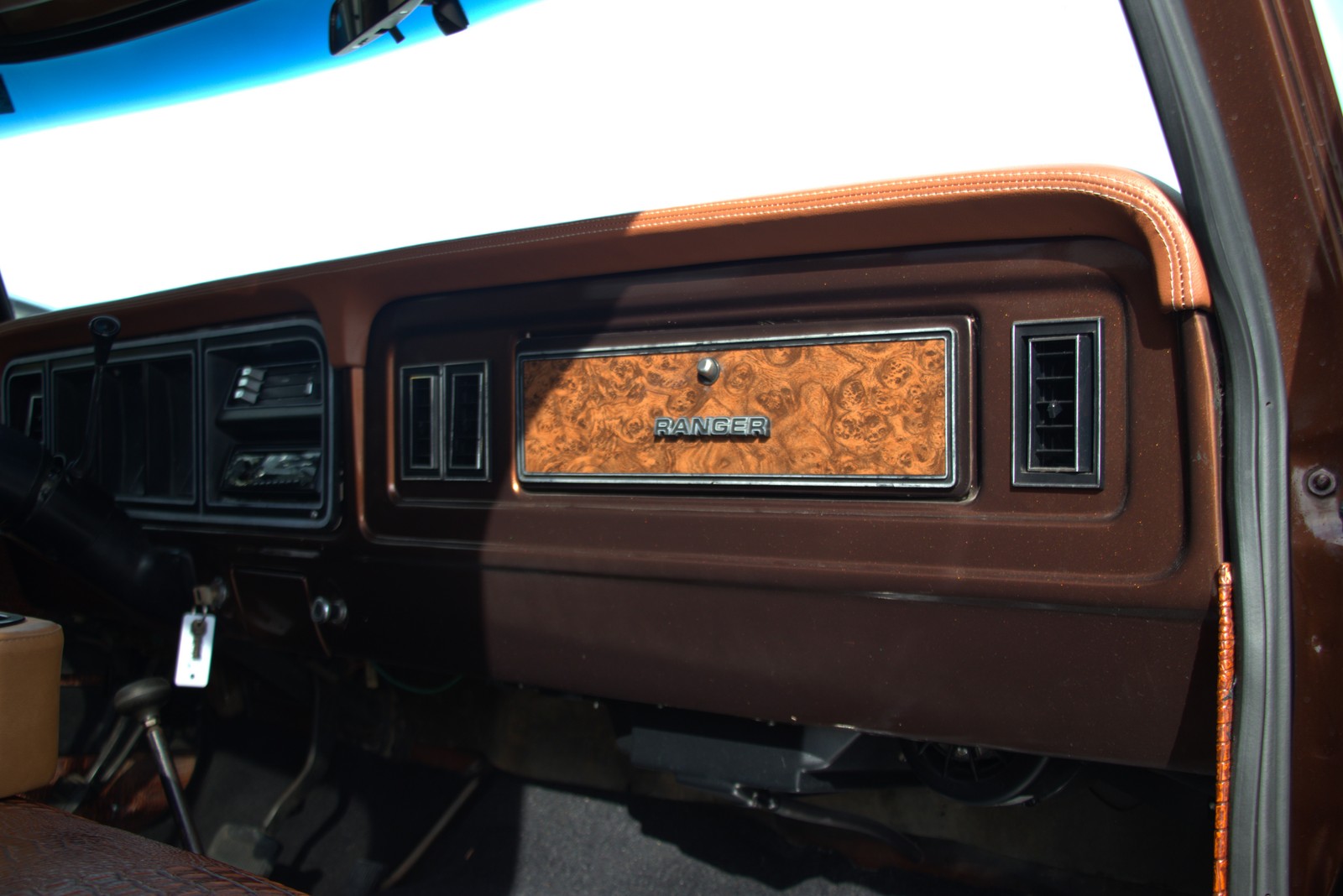 Ford-F-150-1978-Pickup-22