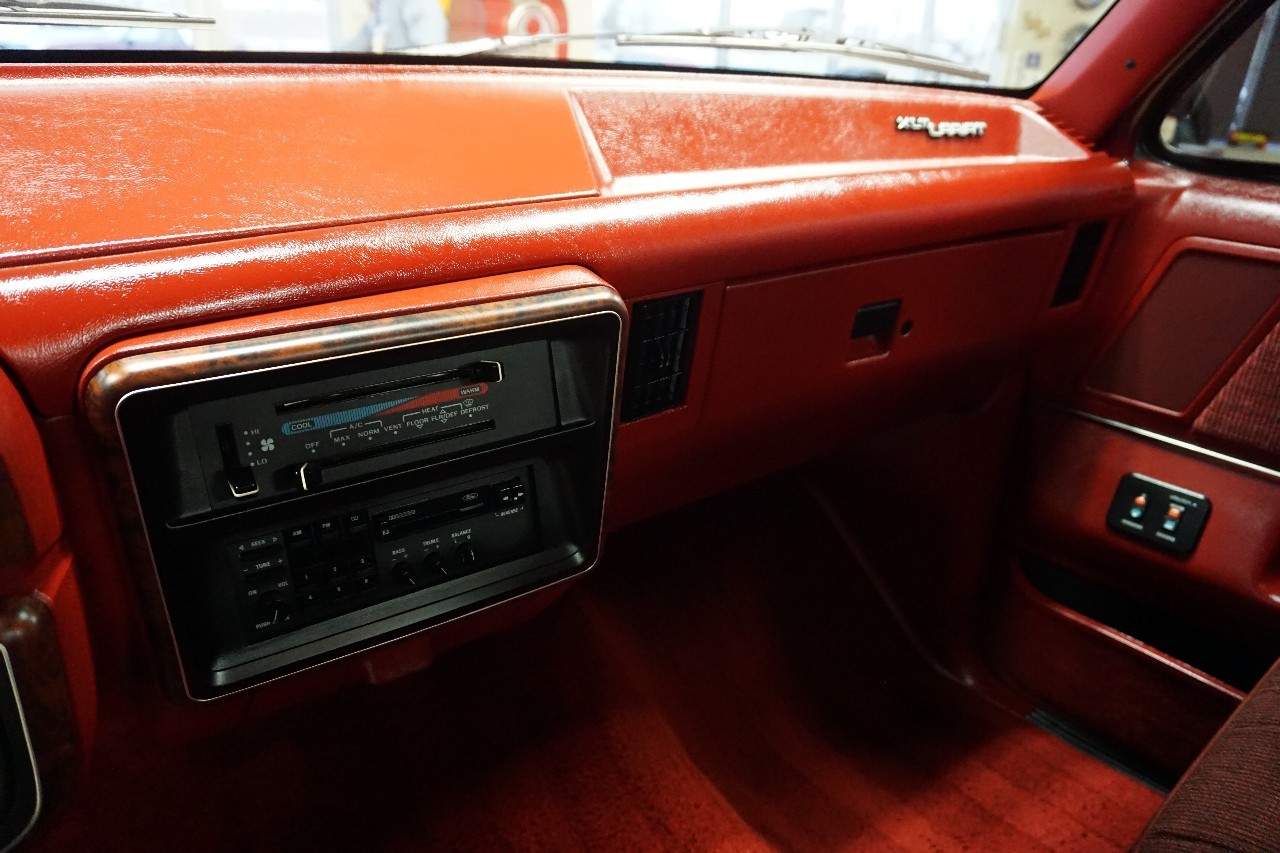 Ford-F-150-1990-Standard-Cab-Pickup-26