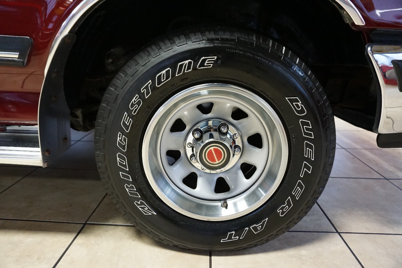 Ford-F-150-1990-Standard-Cab-Pickup-32