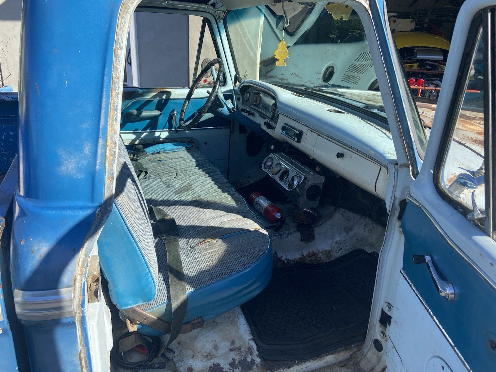 Ford-F-250-1965-Standard-Cab-Pickup-21