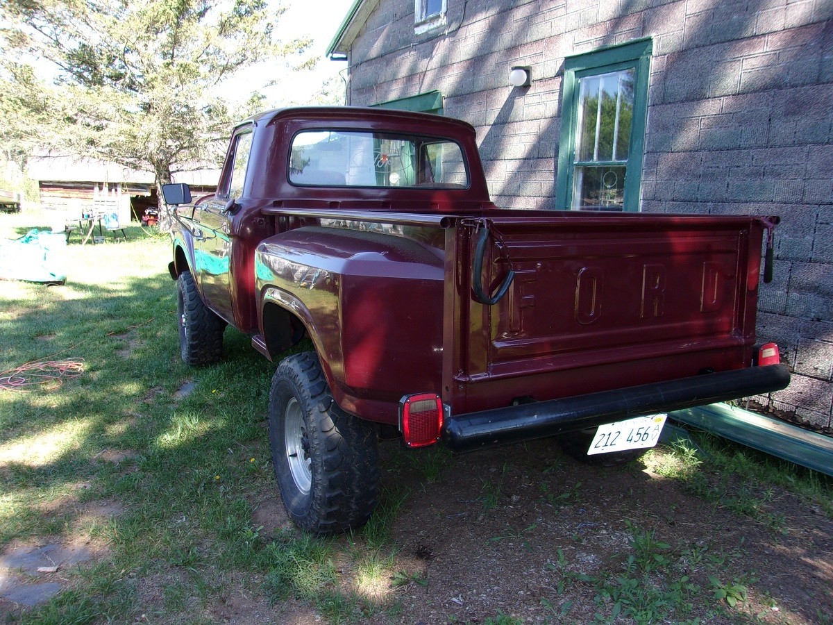 Ford-F-250-1966-Standard-Cab-Pickup-1